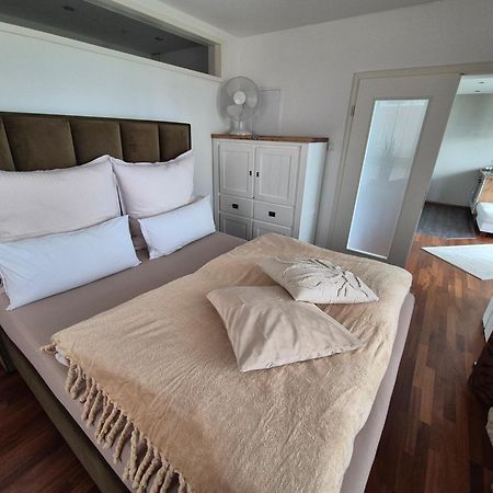 "Myharbourfront", Luxurioeses Wohnen An Der Hafenmole Apartamento Rostock Exterior foto