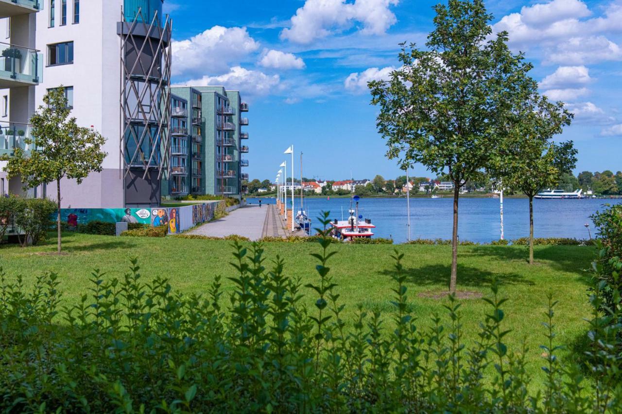 "Myharbourfront", Luxurioeses Wohnen An Der Hafenmole Apartamento Rostock Exterior foto