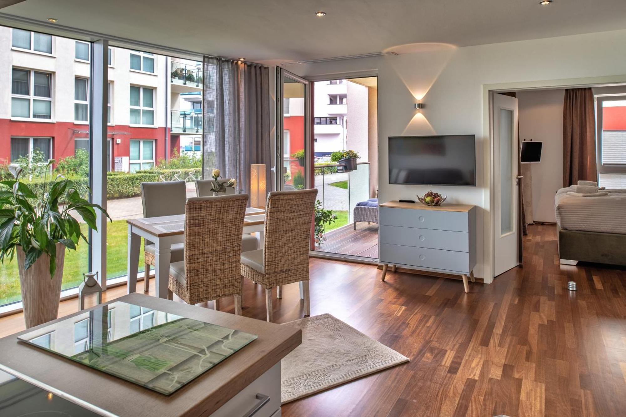 "Myharbourfront", Luxurioeses Wohnen An Der Hafenmole Apartamento Rostock Exterior foto