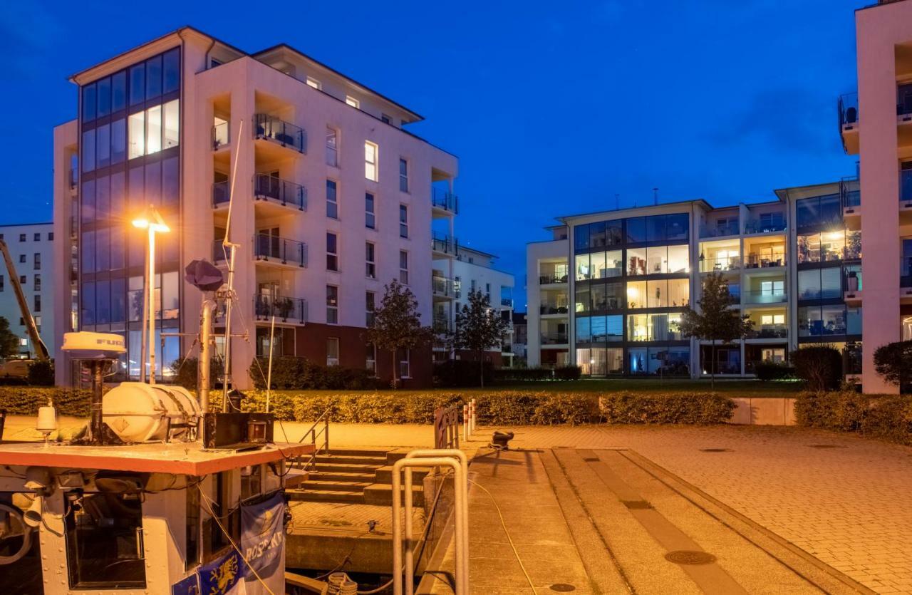 "Myharbourfront", Luxurioeses Wohnen An Der Hafenmole Apartamento Rostock Exterior foto